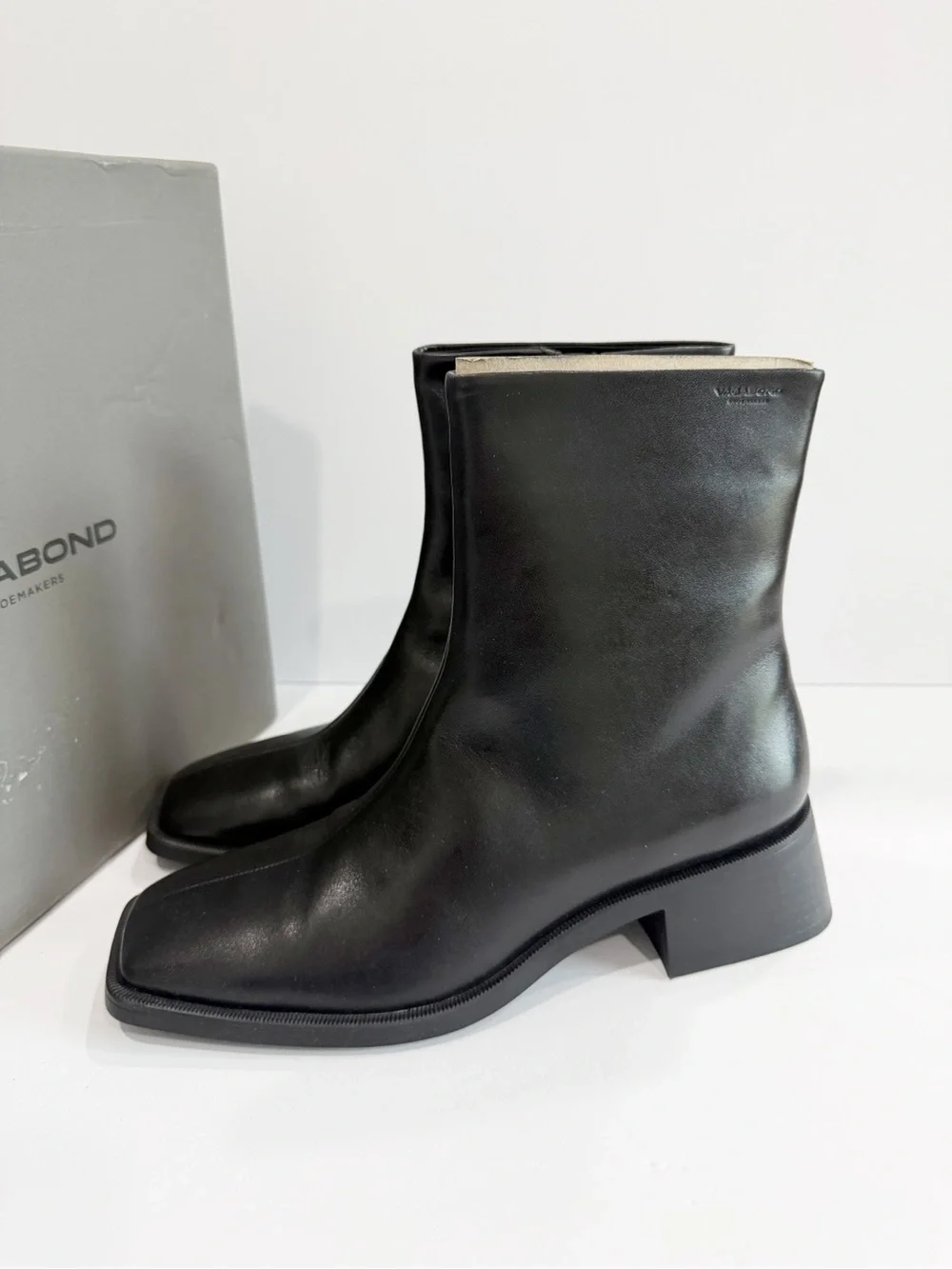 Vagabond Shoemakers Blanca Chelsea Leather Women’s Boots